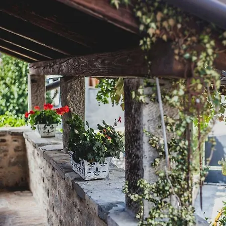 Holiday Homes Poli Svetega Antona Gracisce Exterior photo