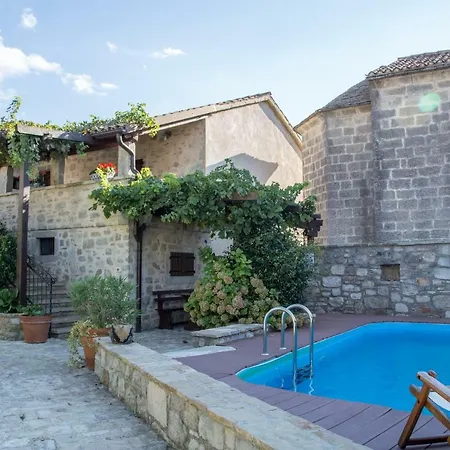 Holiday Homes Poli Svetega Antona Gracisce Exterior photo